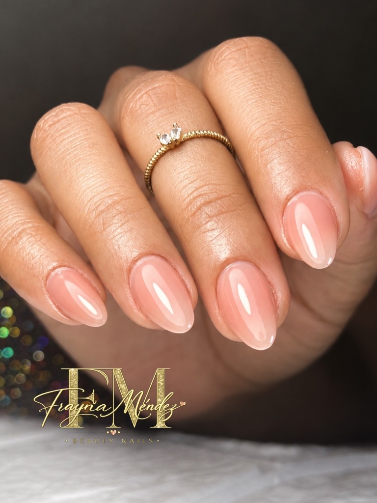 Acrílico en uñas naturales (kapping)