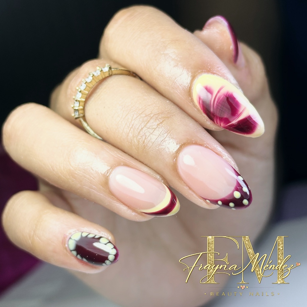 Rubber gel + diseños a mano alzada
